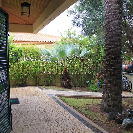Welcoming House With Mountain View In Porto Santo