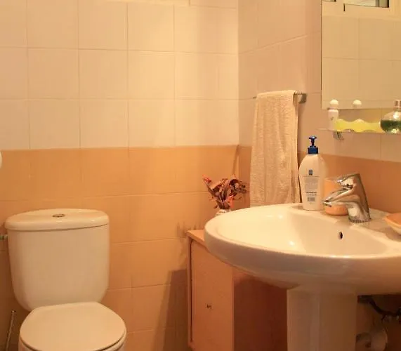 Welcoming House With Mountain View In Semesterbostad Porto Santo