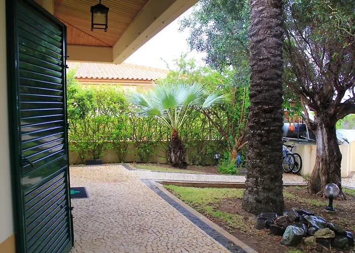 Welcoming House With Mountain View In