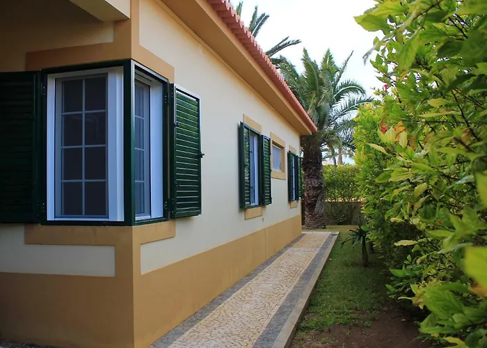 Welcoming House With Mountain View In Semesterbostad Porto Santo